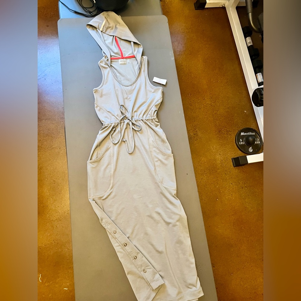 Athleta Light Gray Sleeveless Hooded Maxi Dress